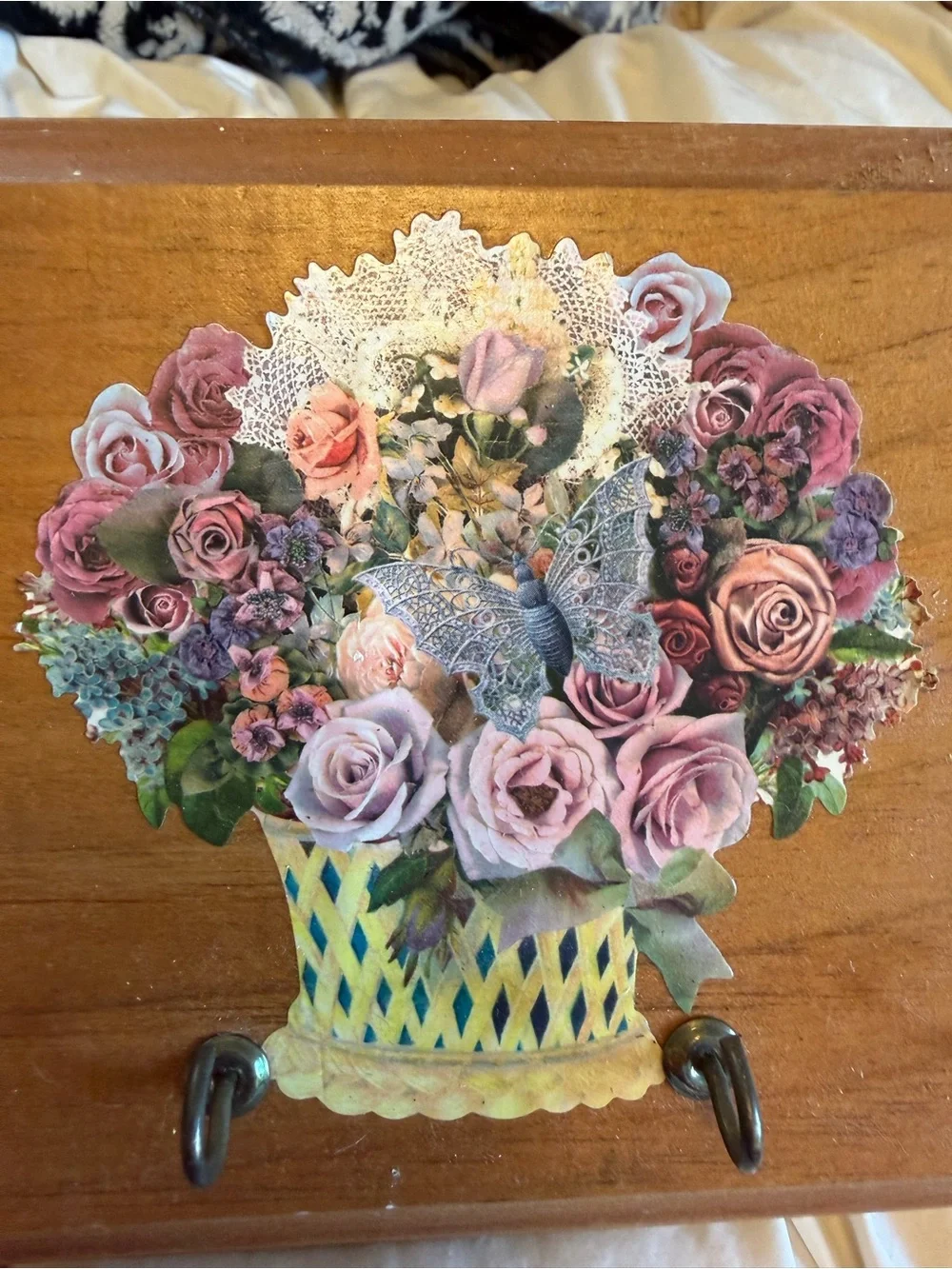 Vintage floral print wooden key holder